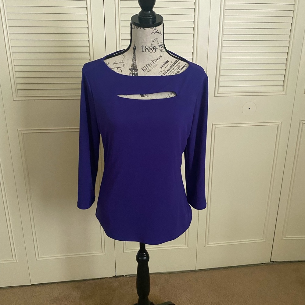 Carmen Marc Valvo cutout chest purple 3/4 sleeve blouse